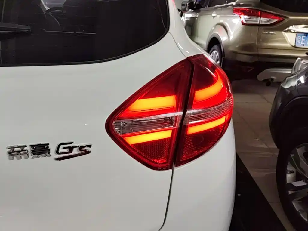 Geely Emgrand GS 2018 — фото 8