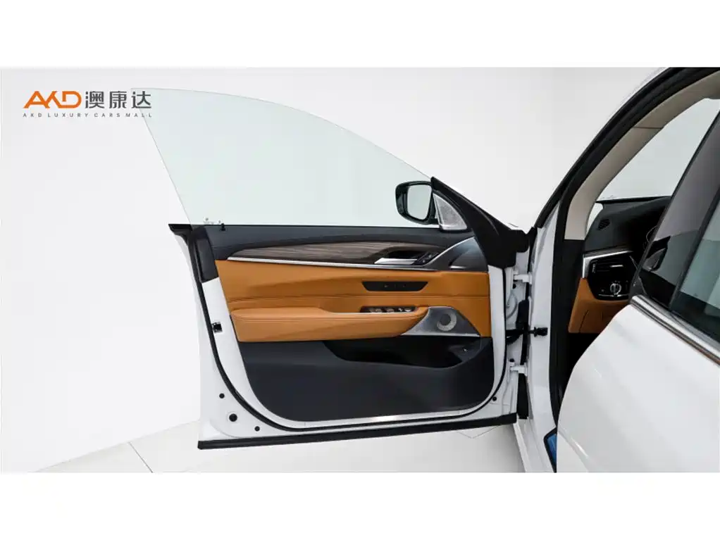 BMW 6 Series GT 2023 — фото 10