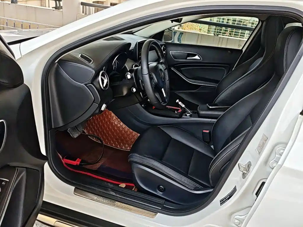 Mercedes-Benz GLA 2015 — фото 15
