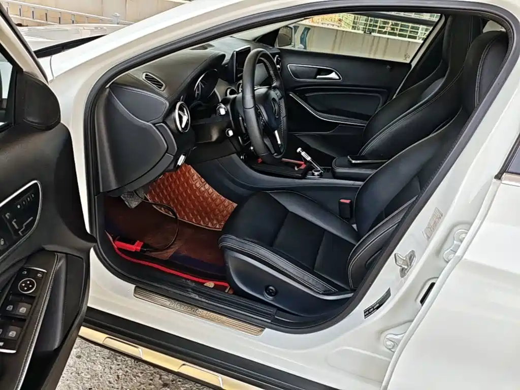 Mercedes-Benz GLA 2015 — фото 16