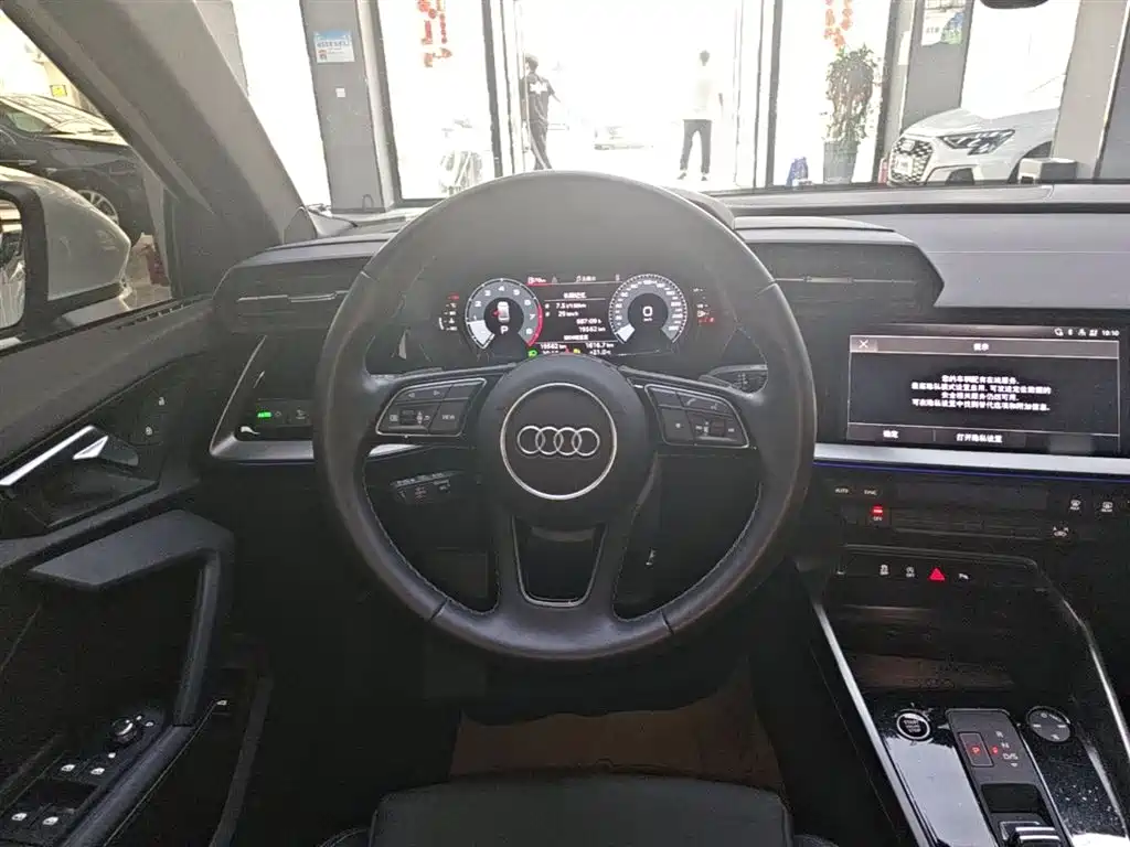 Audi A3 2024 — фото 11