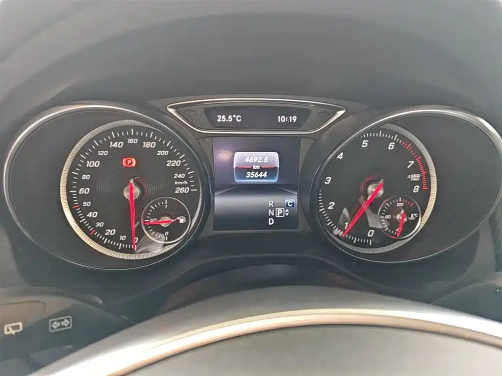 Mercedes-Benz GLA 2019 — фото 12