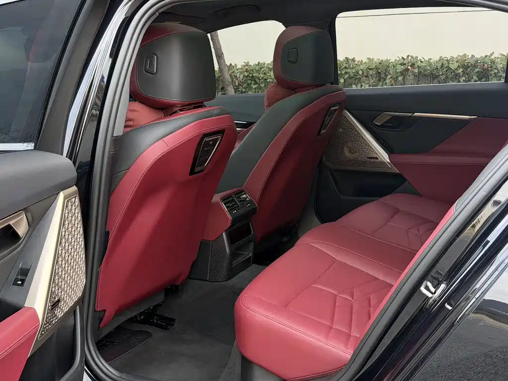 BMW 5 Series 2024