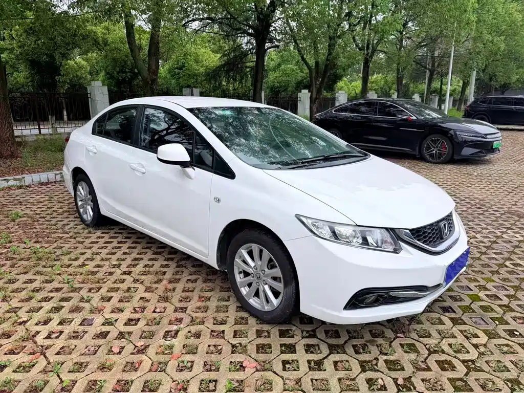 Honda Civic 2015 — фото 3