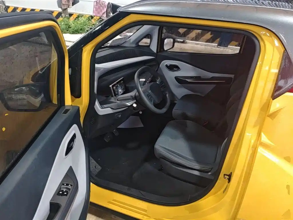 Wuling Nano EV 2022 — фото 16