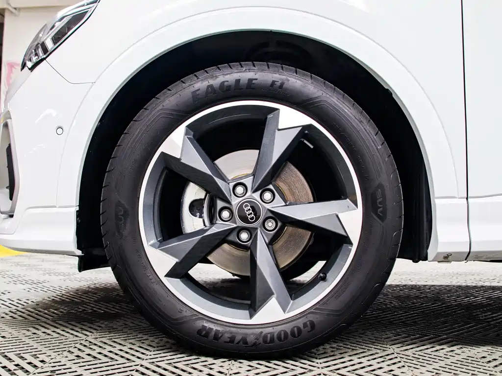 Audi Q3 2022 — фото 20