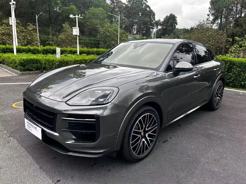 Porsche Cayenne 2023 — фото 1