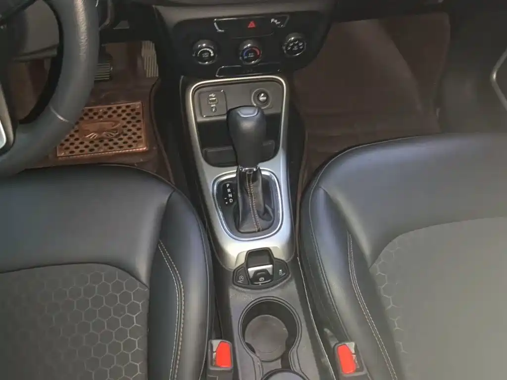 Jeep Compass 2019 — фото 14