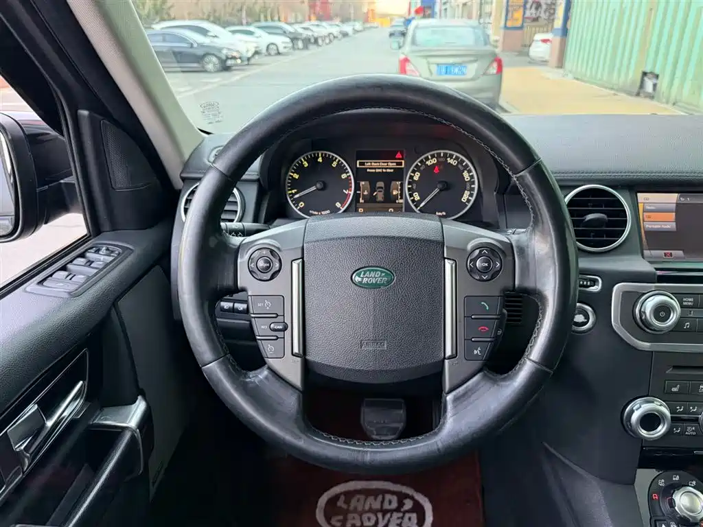Land Rover Discovery 2011 — фото 5