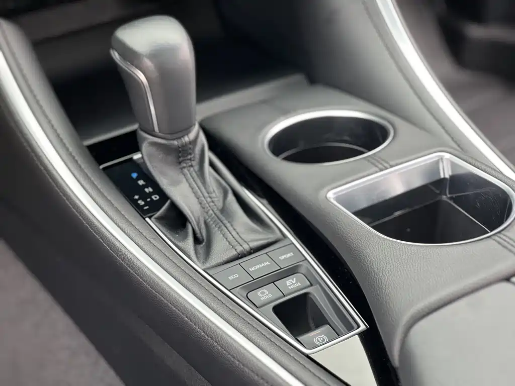 Toyota Avalon 2023 — фото 18