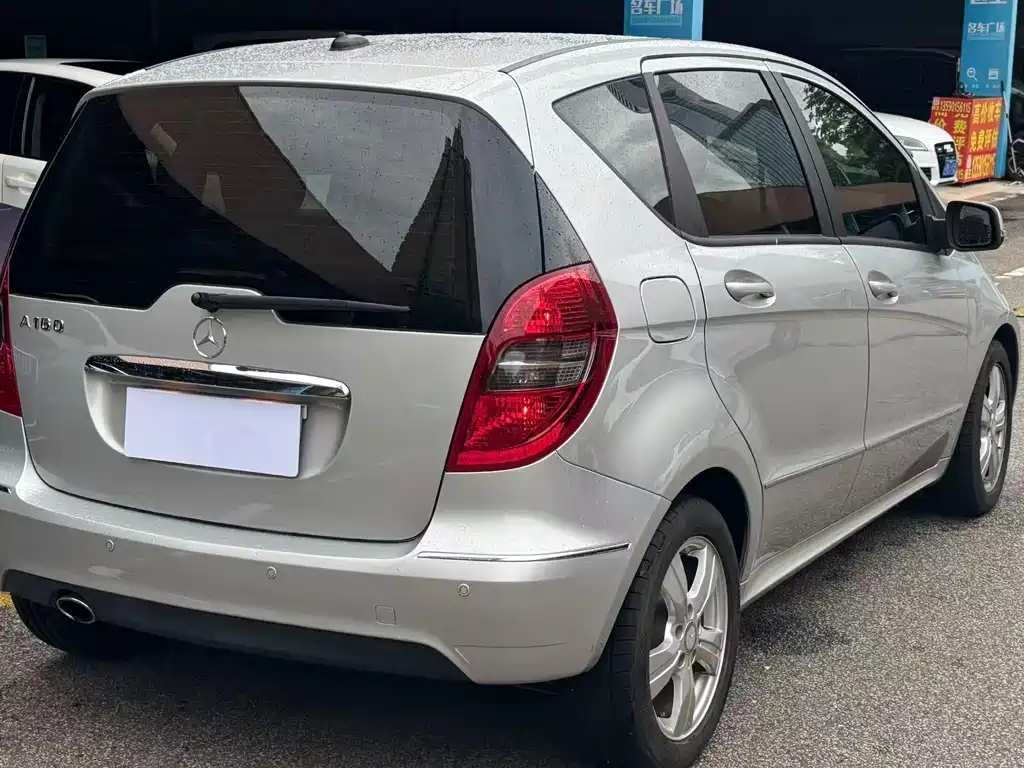 Mercedes-Benz A-Class 2012 — фото 11