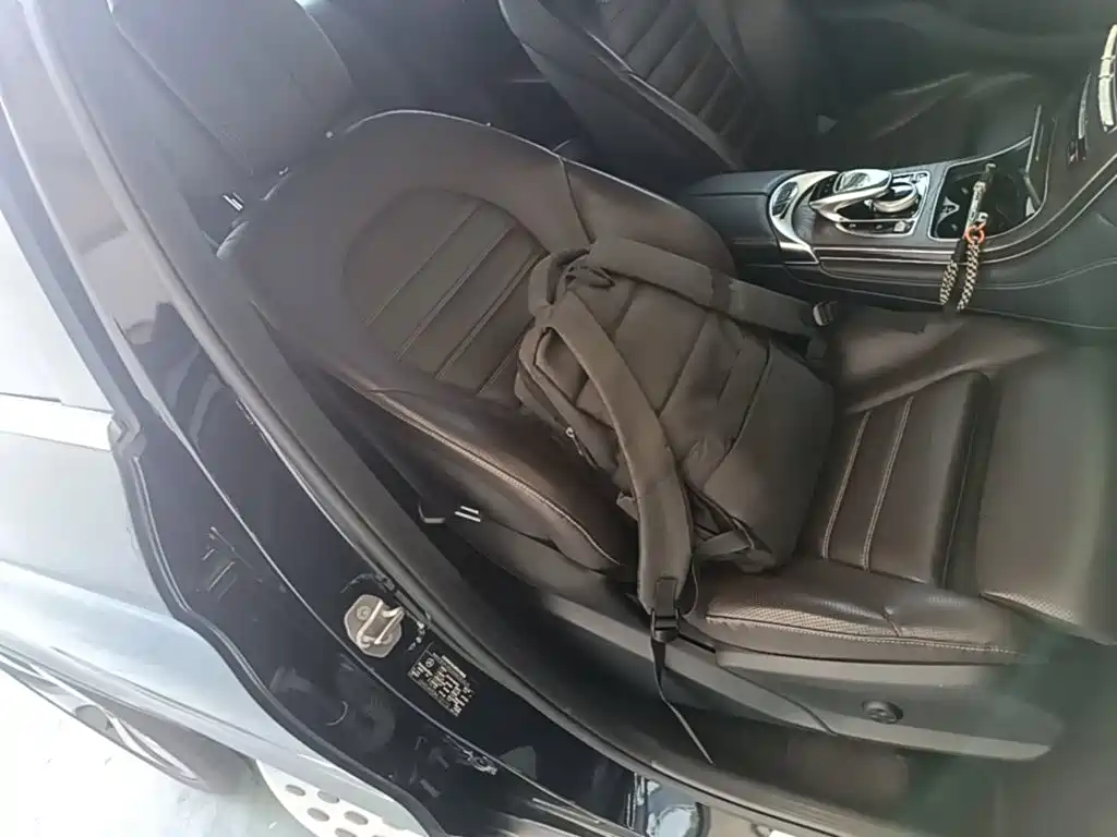 Mercedes-Benz GLC 2017 — фото 25