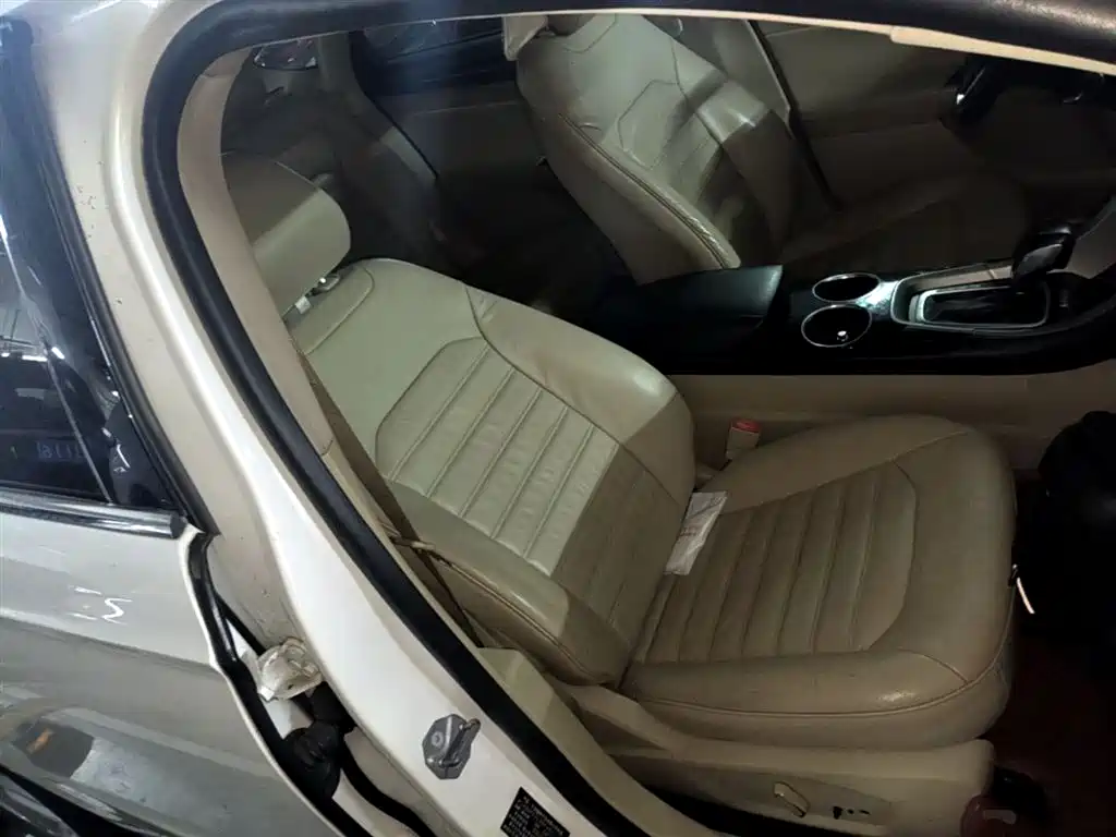 Ford Mondeo 2015 — фото 25