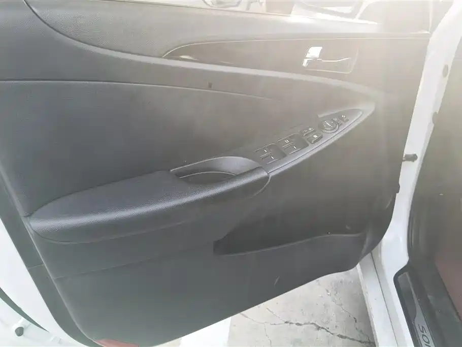 Hyundai Sonata 2015 — фото 7