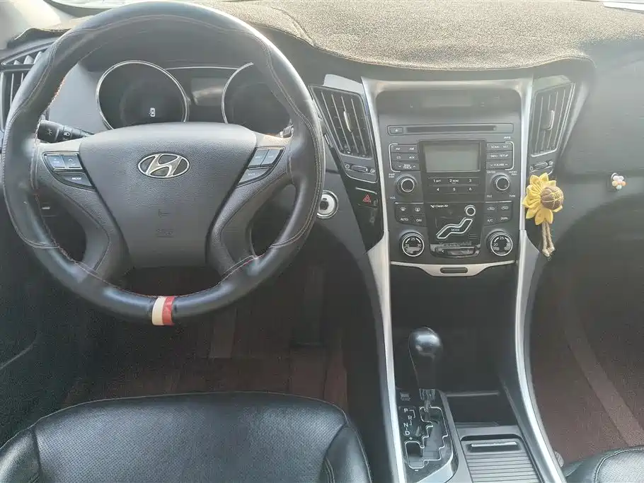 Hyundai Sonata 2015 — фото 12