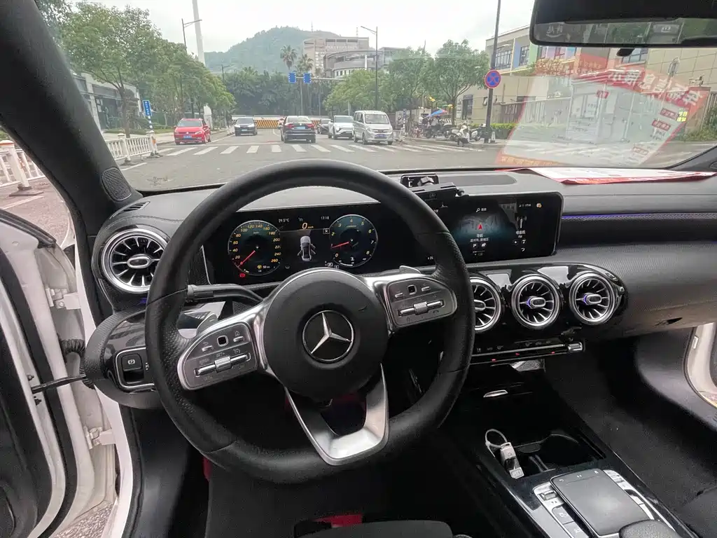 Mercedes-Benz A-Class 2020 — фото 10