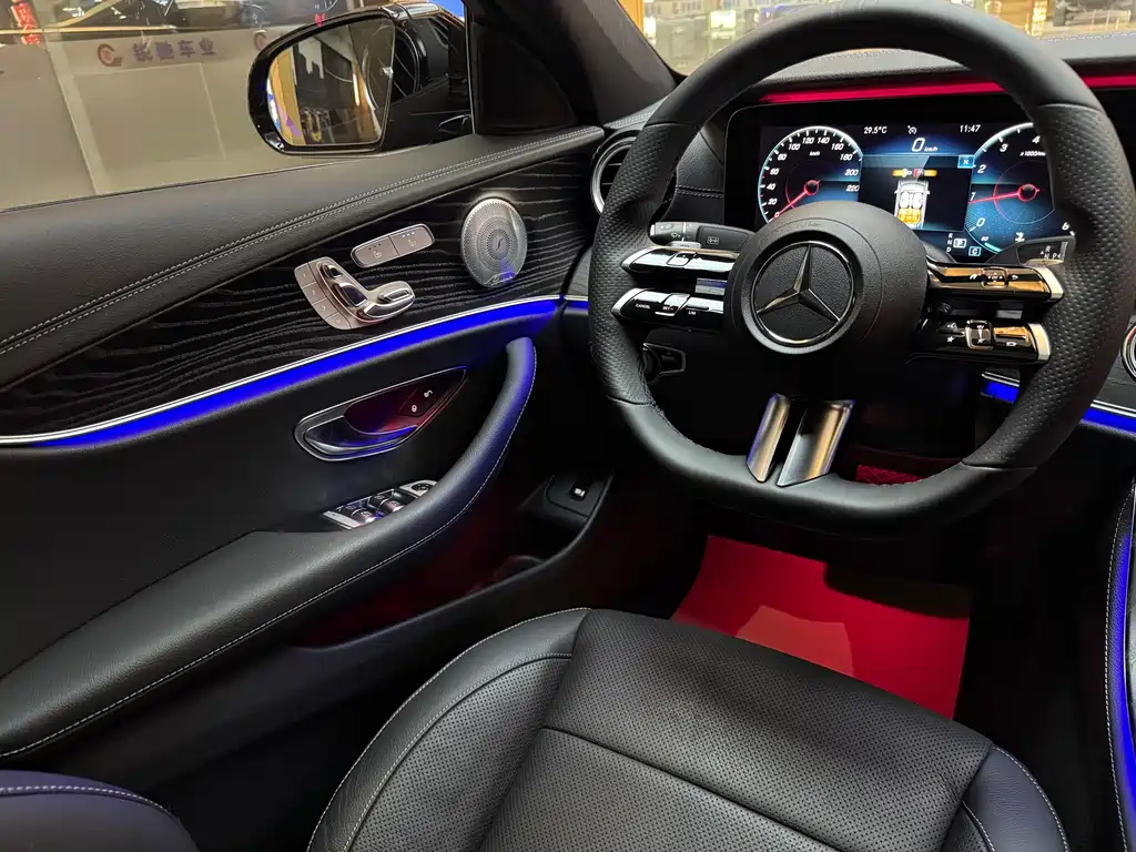 Mercedes-Benz E-Class 2021 — фото 17