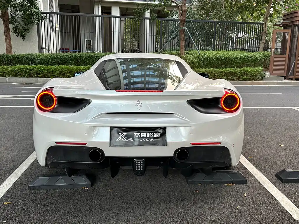 Ferrari 488 2016 — фото 15