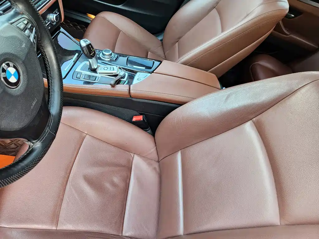 BMW 5 Series 2015 — фото 17