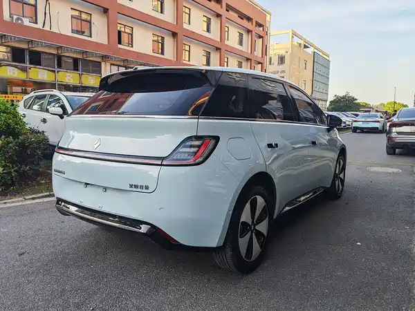 Baojun Yunduo 2023