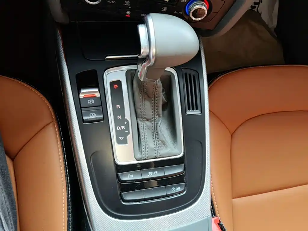 Audi A4L 2015 — фото 14