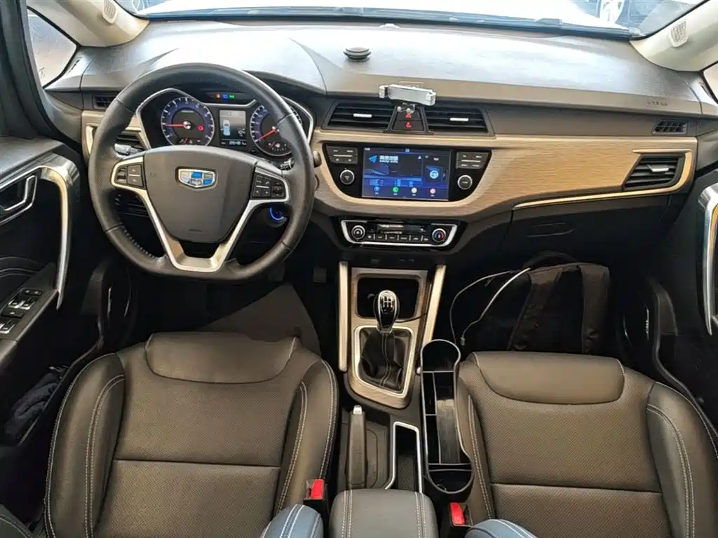 Geely Vision X3 2019 — фото 10