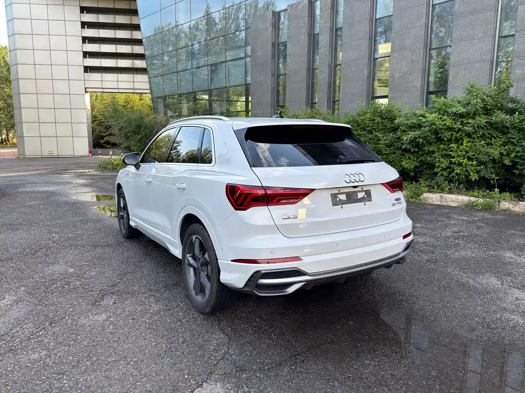 Audi Q3 2022 — фото 19