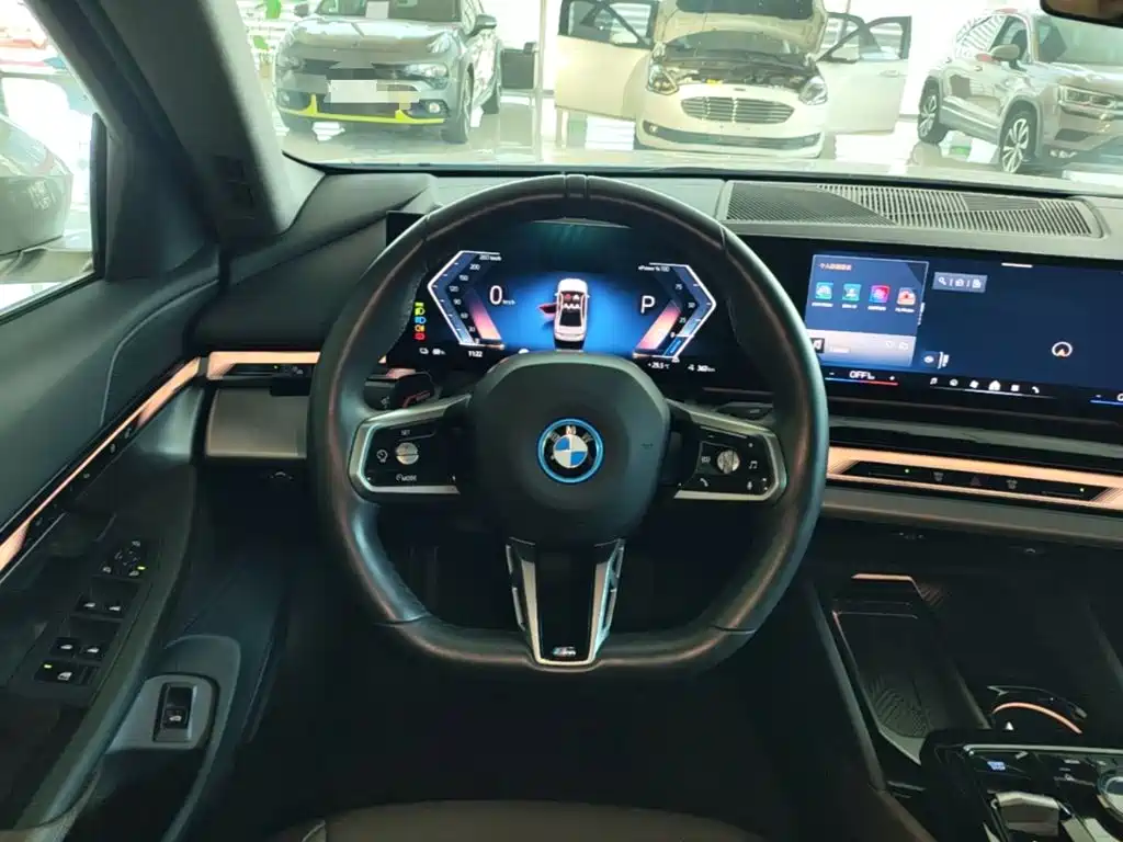 BMW i5 2025 — фото 11