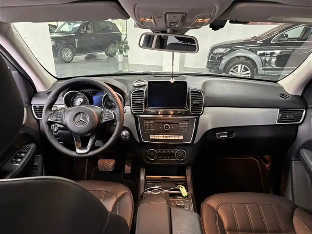 Mercedes-Benz GLE 2016 — фото 6
