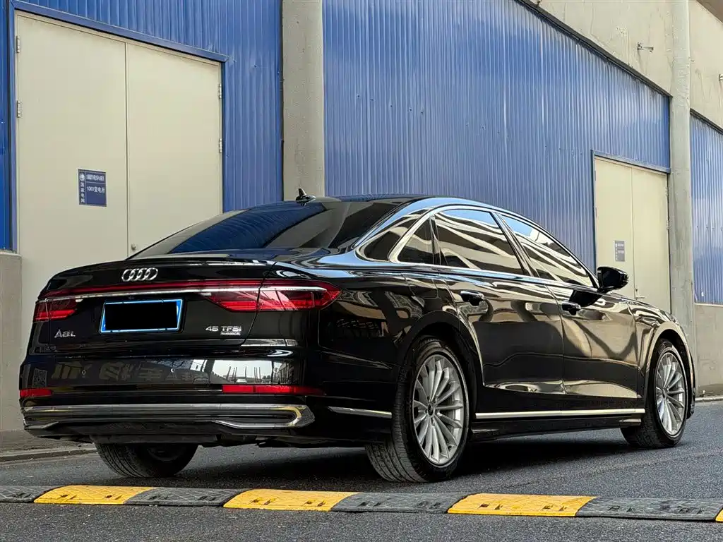 Audi A8 2025 — фото 5