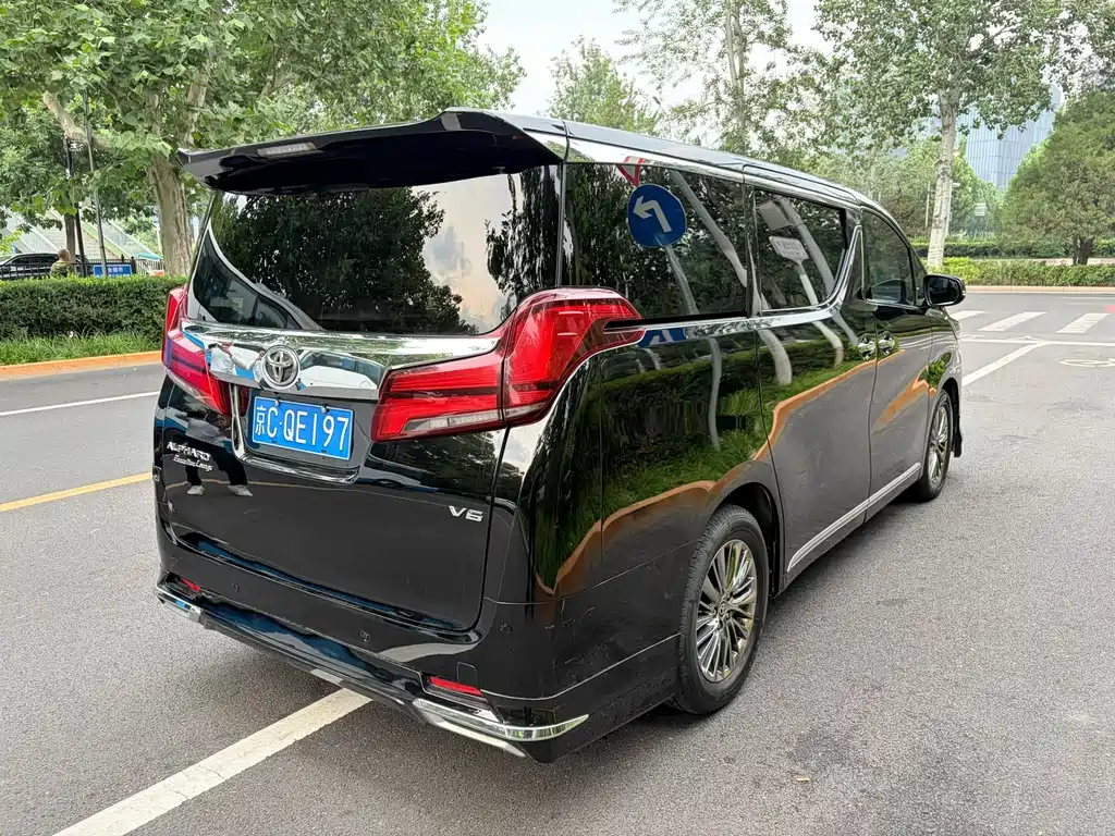 Toyota Alphard 2018