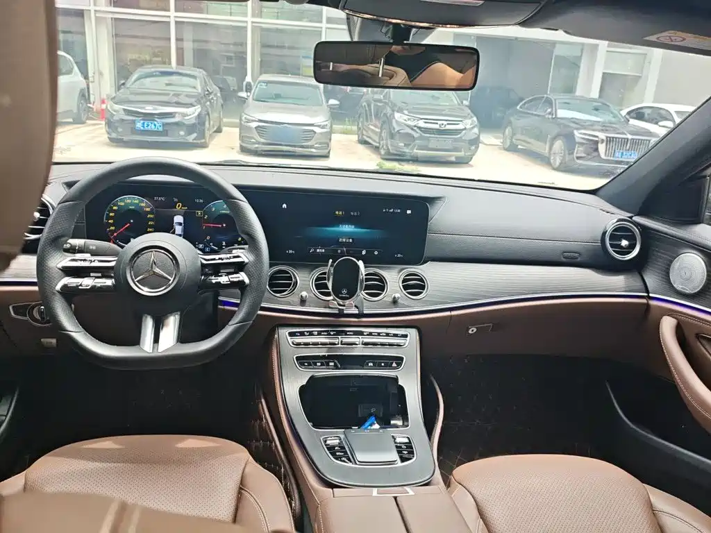 Mercedes-Benz E-Class 2021 — фото 12