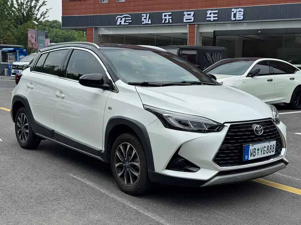 Toyota Yaris L 2021