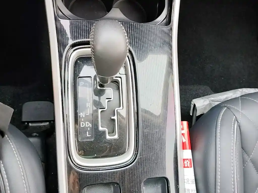 Mitsubishi Outlander 2021 — фото 14