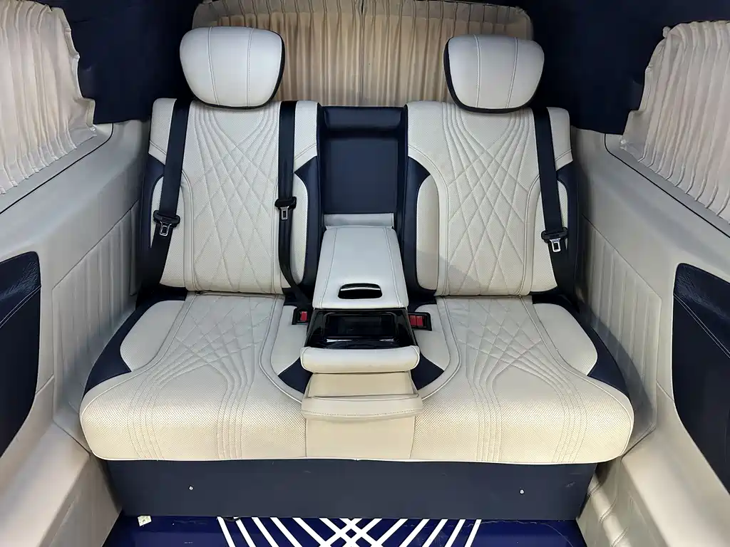 Mercedes-Benz Vito 2023 — фото 14