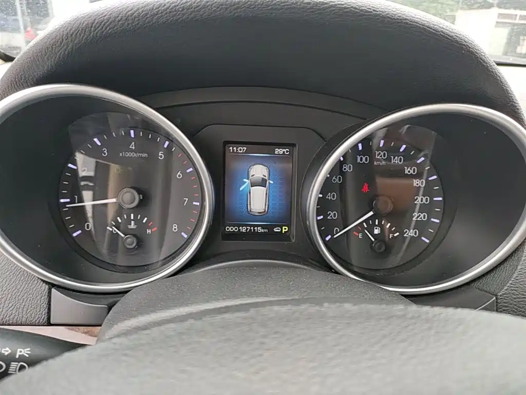 Haval H8 2015 — фото 12