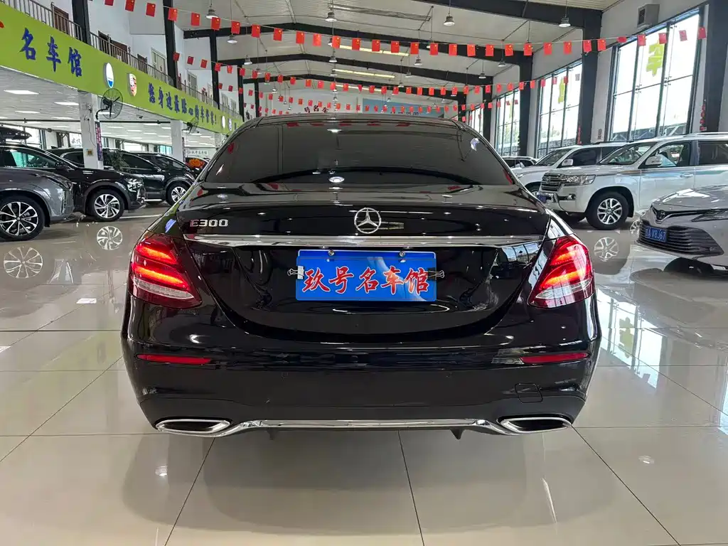 Mercedes-Benz E-Class 2019 — фото 16
