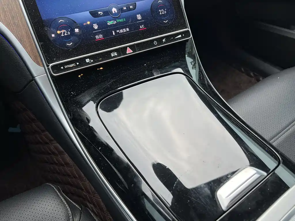 Mercedes-Benz C-Class 2022