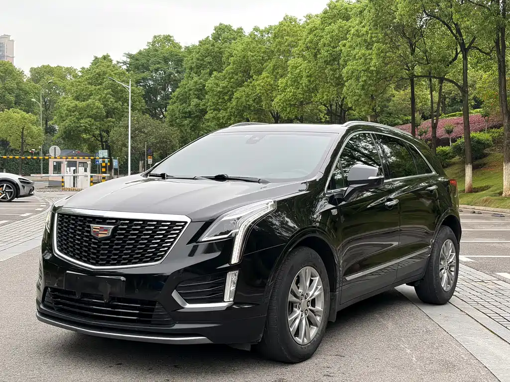 Cadillac XT5 2021 — фото 1