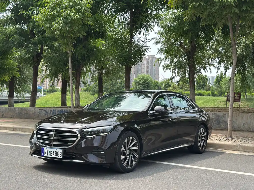 Mercedes-Benz E-Class 2024