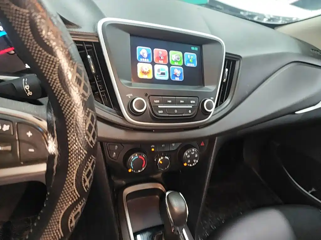 Chevrolet Cavalier 2018 — фото 13