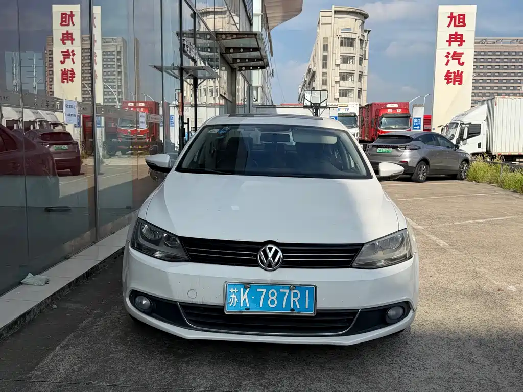 Volkswagen Sagitar 2013