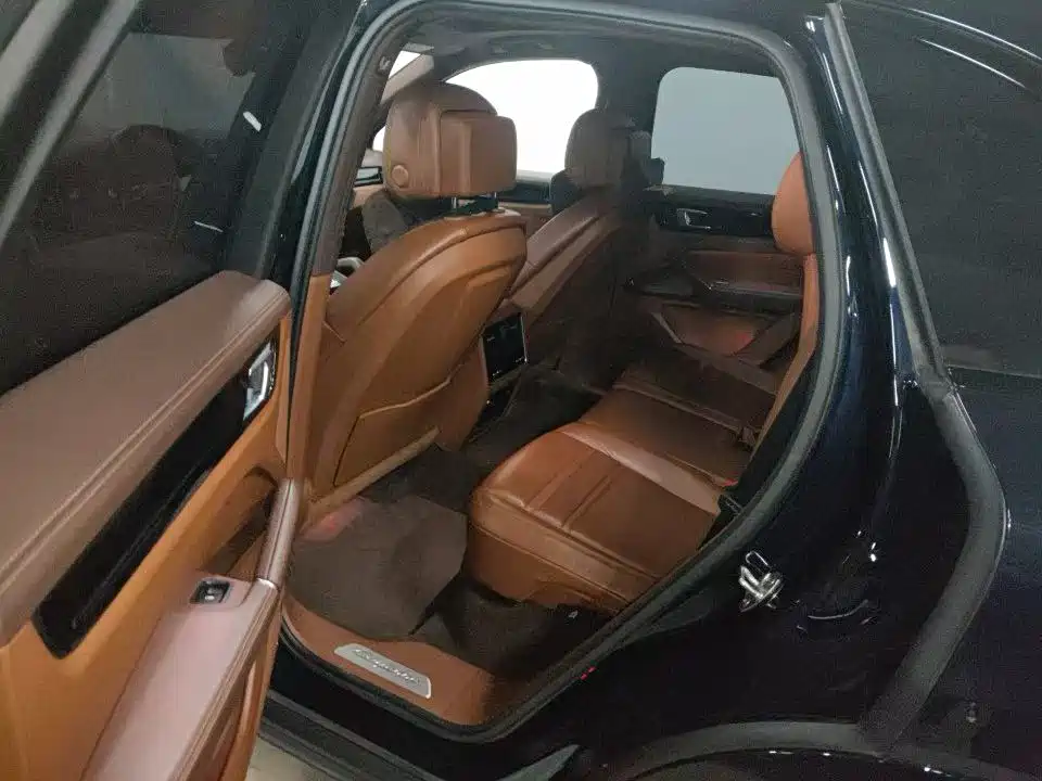 Porsche Cayenne 2022