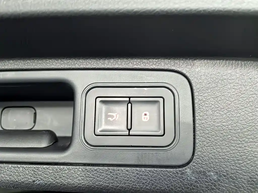 BYD Song PLUS New Energy 2023 — фото 9