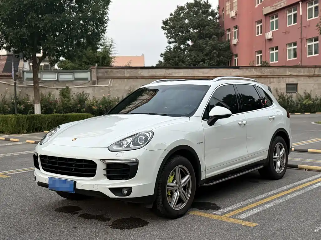 Porsche Cayenne New Energy 2015 — фото 1