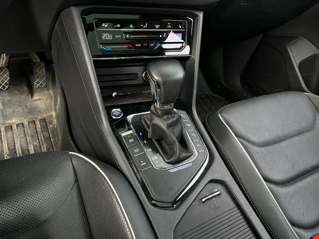 Volkswagen Tiguan L PHEV 2021 — фото 14