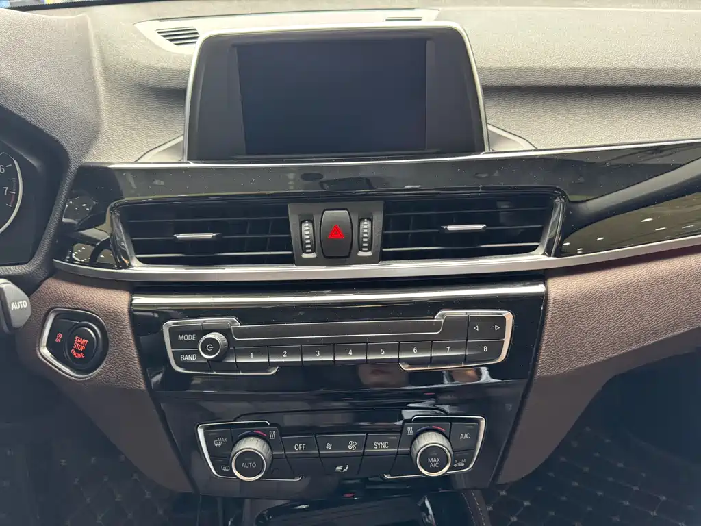 BMW X1 2018 — фото 13