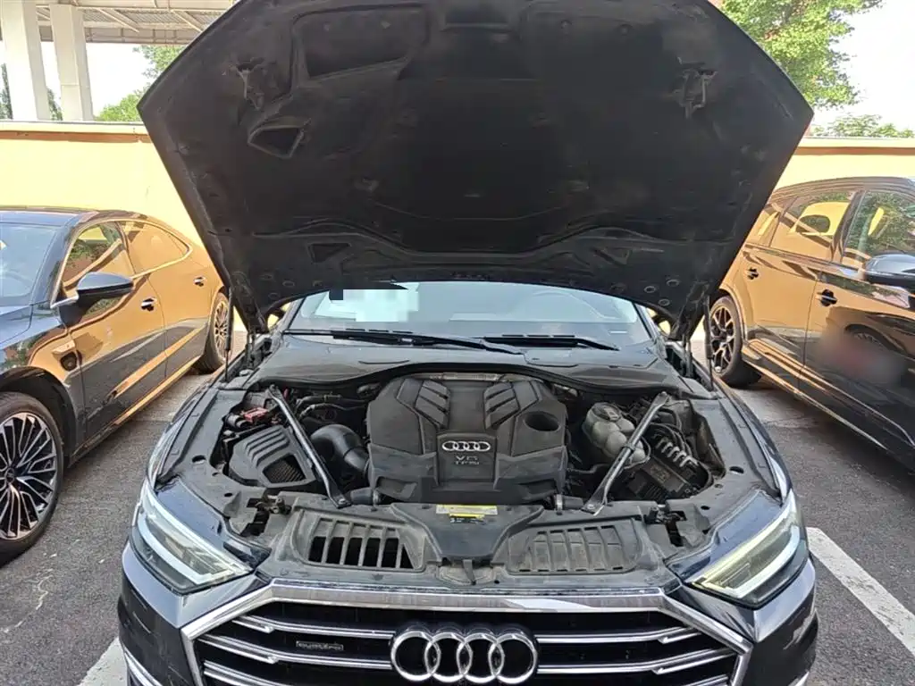 Audi A8 2018 — фото 20