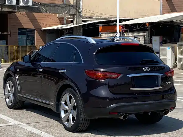 Infiniti QX70 2014