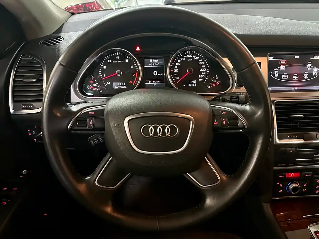 Audi Q7 2013 — фото 15